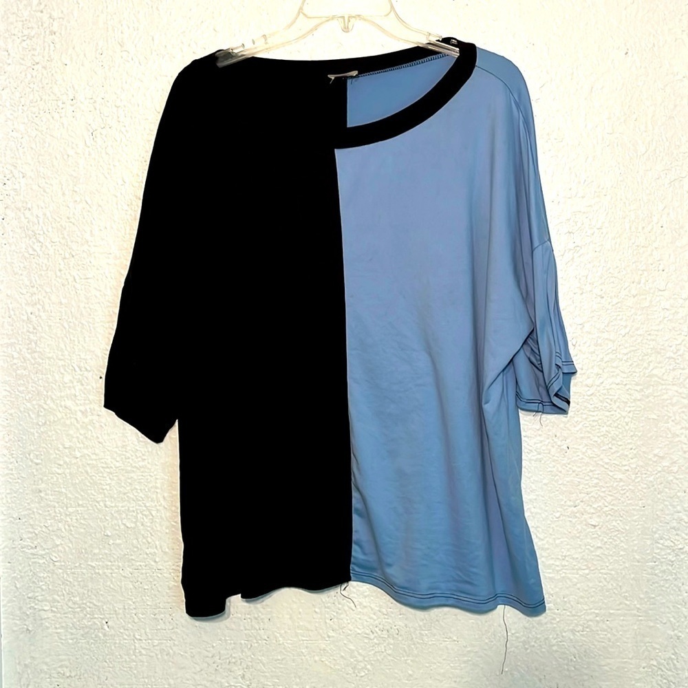 Blue Leopard blue and black blouse size 2XL